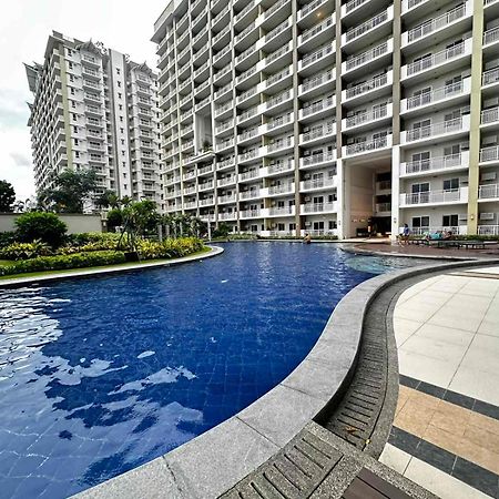 2 Bedroom Condo Unit Near Sm Bf & Naia At The Atherton By Dmci With 2 Balcony Paranaque City Extérieur photo