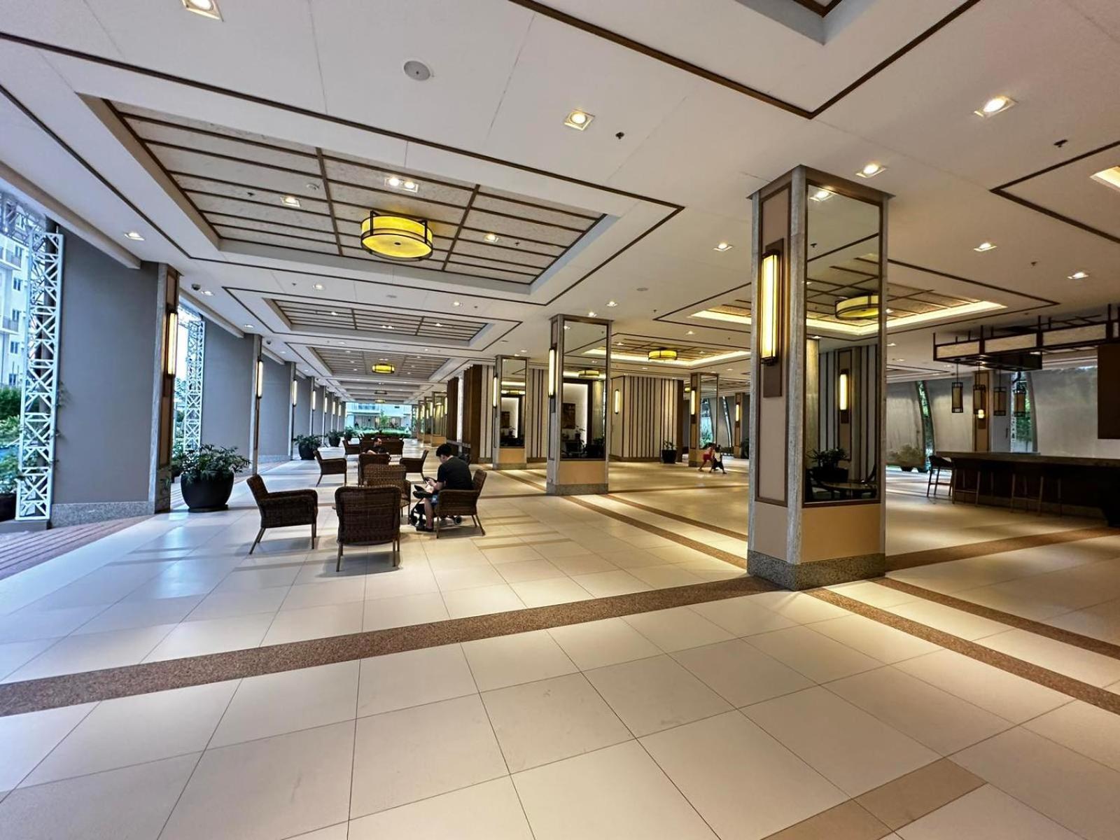 2 Bedroom Condo Unit Near Sm Bf & Naia At The Atherton By Dmci With 2 Balcony Paranaque City Extérieur photo
