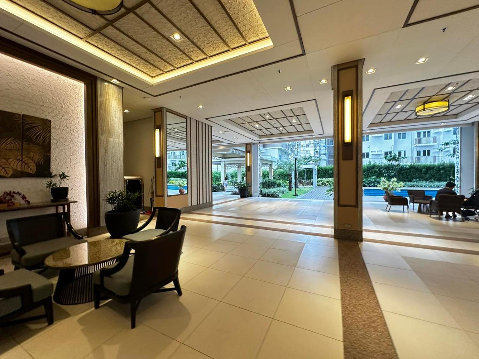 2 Bedroom Condo Unit Near Sm Bf & Naia At The Atherton By Dmci With 2 Balcony Paranaque City Extérieur photo
