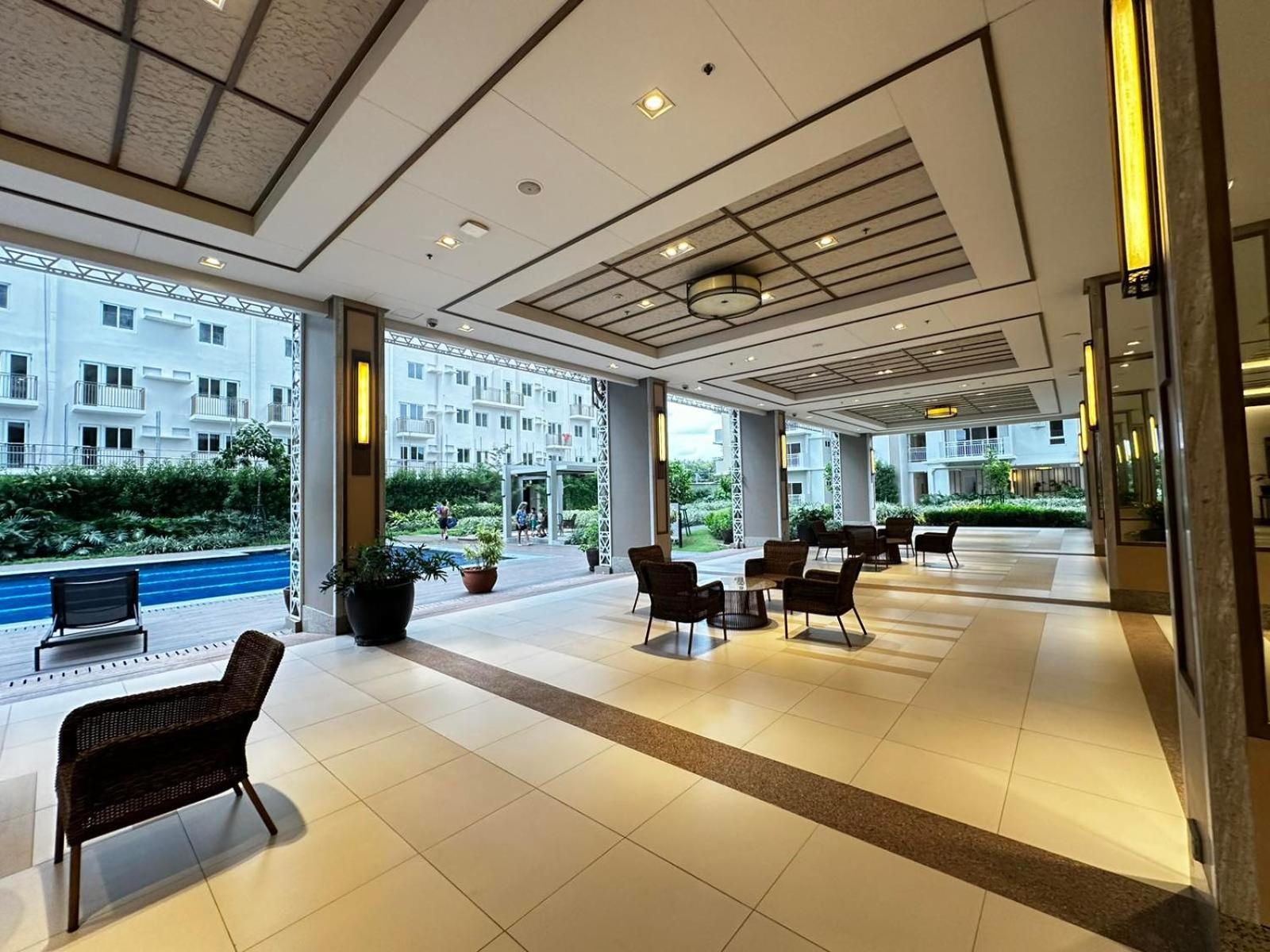 2 Bedroom Condo Unit Near Sm Bf & Naia At The Atherton By Dmci With 2 Balcony Paranaque City Extérieur photo