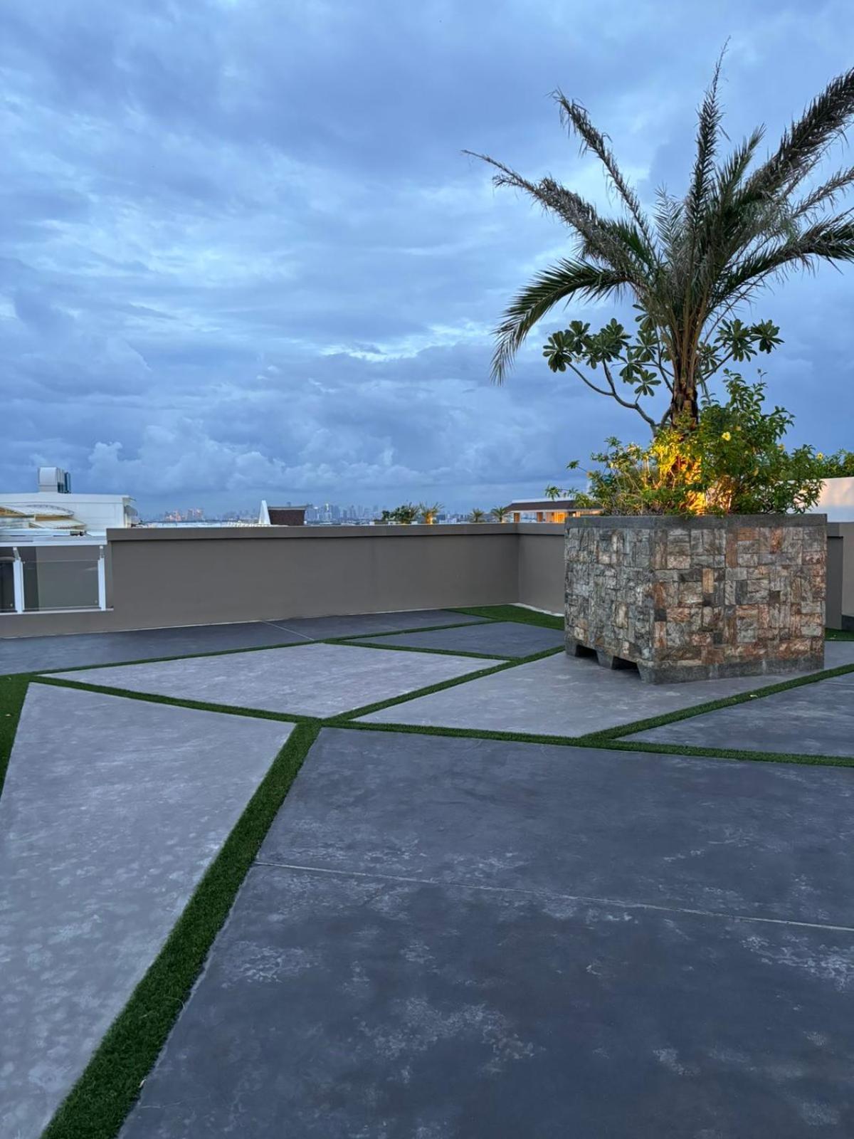 2 Bedroom Condo Unit Near Sm Bf & Naia At The Atherton By Dmci With 2 Balcony Paranaque City Extérieur photo