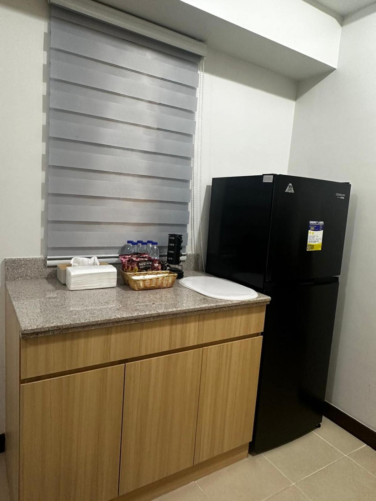 2 Bedroom Condo Unit Near Sm Bf & Naia At The Atherton By Dmci With 2 Balcony Paranaque City Extérieur photo