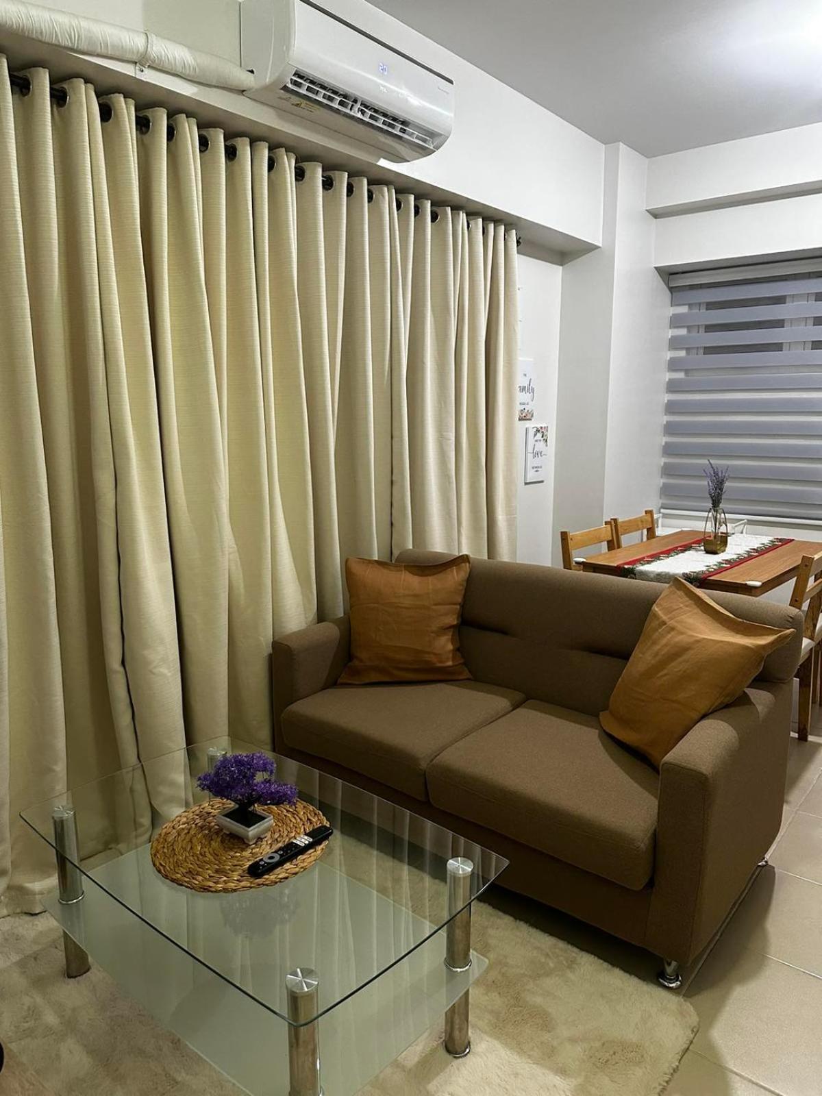 2 Bedroom Condo Unit Near Sm Bf & Naia At The Atherton By Dmci With 2 Balcony Paranaque City Extérieur photo