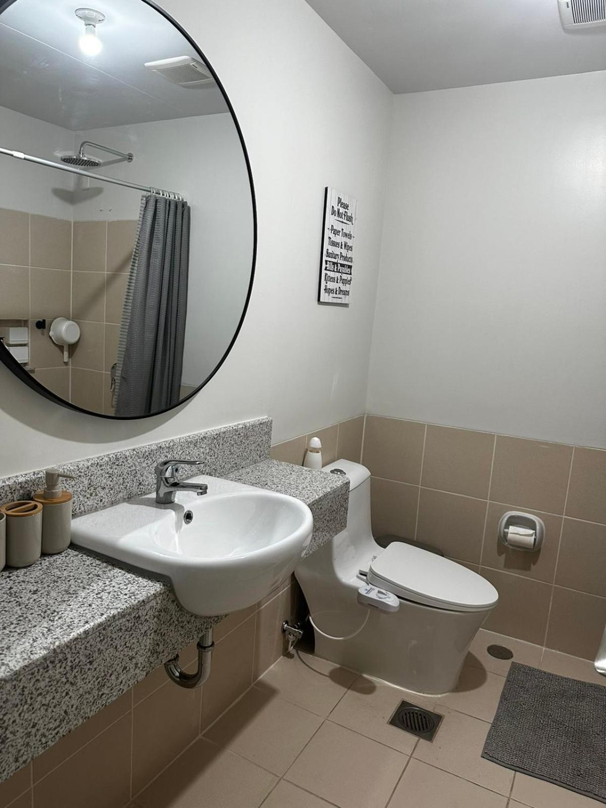 2 Bedroom Condo Unit Near Sm Bf & Naia At The Atherton By Dmci With 2 Balcony Paranaque City Extérieur photo